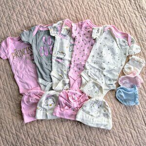 GERBER'S Baby Girl 5 Onesie and 4 Beanie and 3 Sock Bundle Newborn NWoT